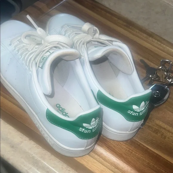 Adidas Stan Smith White Sneakers with Green Accents - Picture 1 of 4